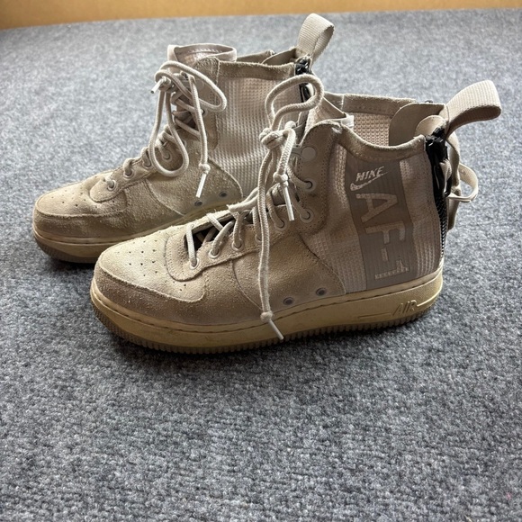 NIKE Women’s SF Air Force 1 Mid Utility Sneakers Fossil Snail size: 7 - Picture 1 of 10